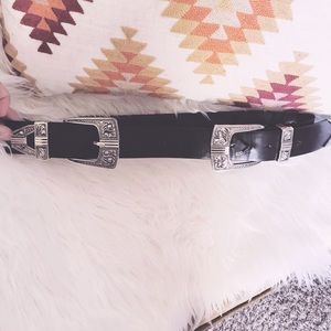 Double Buckle statement belt!